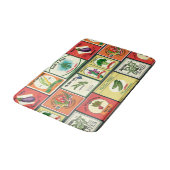 Etiketten für Vintage Konserven von Gemüse Badematte (Schrägansicht)