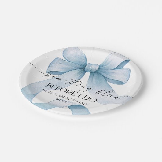 Etwas Blau bevor ich Blue Bow Brautparty mache Pappteller (Schrägansicht)