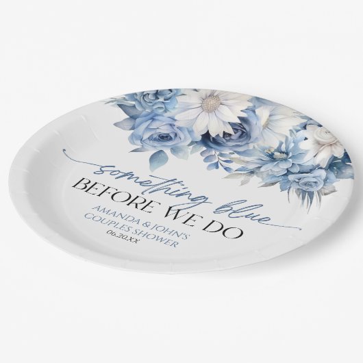 Etwas Blau bevor wir Blumenpaare Dusche machen Pappteller (Schrägansicht)