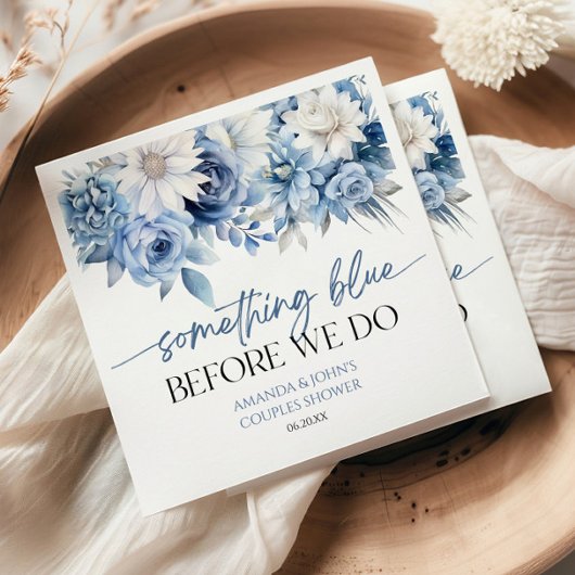 Etwas Blau bevor wir Blumenpaare Dusche machen Serviette