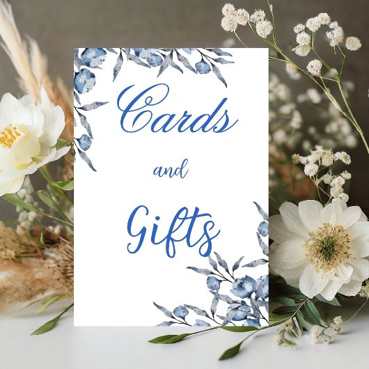 Etwas Blau vor dem Brautparty-Zeichen Sockelschild