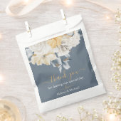 ETWAS BLAU - Weiße Blume auf blau Geschenktütchen (Ausgeschnitten)