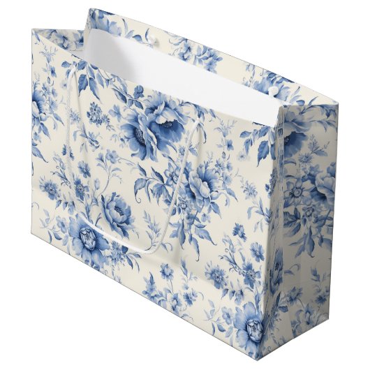 Etwas Blue Floral French Toile Chinoiserie Große Geschenktüte (Vorderseite Schrägansicht)