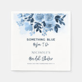 Etwas Blue Floral Script Brautparty Paper Serviette (Vorderseite)