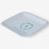 Etwas Blue Floral Wappen Monogram Brautparty Pappteller (Gewinkelt)