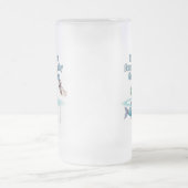 Etwas Fischen auf einem sonnigen Fanggerät Mattglas Bierglas (Mittel)