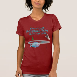 Etwas Fischen auf einem sonnigen Fanggerät T-Shirt