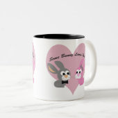 Etwas Häschen Lieben Sie! Zweifarbige Tasse (VorderseiteRechts)