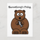Etwas ist Fishy Funny Brown Bären Cartoon Postkarte (Vorderseite)