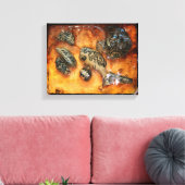 Etwas Seltsames in der Bernsteinharz-Leinwand Leinwanddruck (Insitu (Wohnzimmer))