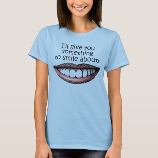 etwas-zu-Lächeln-über T-Shirt (Vorderseite)