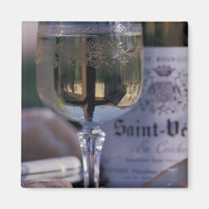 EU, Frankreich, Chablis, lokaler Wein Magnet