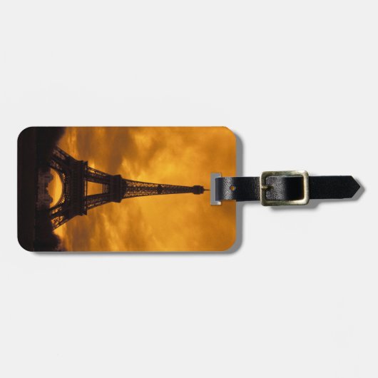 EU, Frankreich, Paris. Eiffelturm. Gepäckanhänger (Vorderseite horizontal)