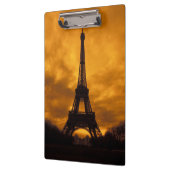 EU, Frankreich, Paris. Eiffelturm. Klemmbrett (Links)