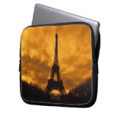 EU, Frankreich, Paris.  Eiffelturm. Laptopschutzhülle (Vorderseite Links)