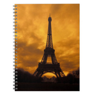 EU, Frankreich, Paris. Eiffelturm. Notizblock