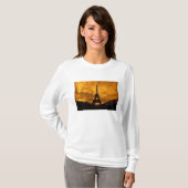 EU, Frankreich, Paris.  Eiffelturm. T-Shirt (Vorne ganz)