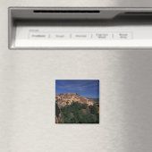 EU, Frankreich, Provence, Vaucluse, Roussillon. 4 Magnet (In Situ (Geschirrspüler))