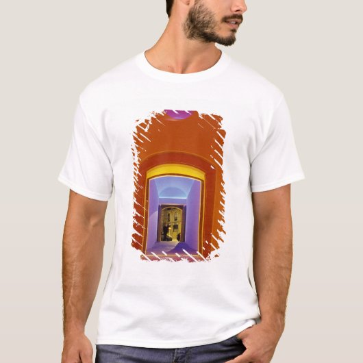EU, Spanien, Barcelona. Türe nahe Picasso T-Shirt (Vorderseite)