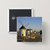EU, Spanien, La Mancha, Consuegra. Windmühlen und Button (Vorne & Hinten)