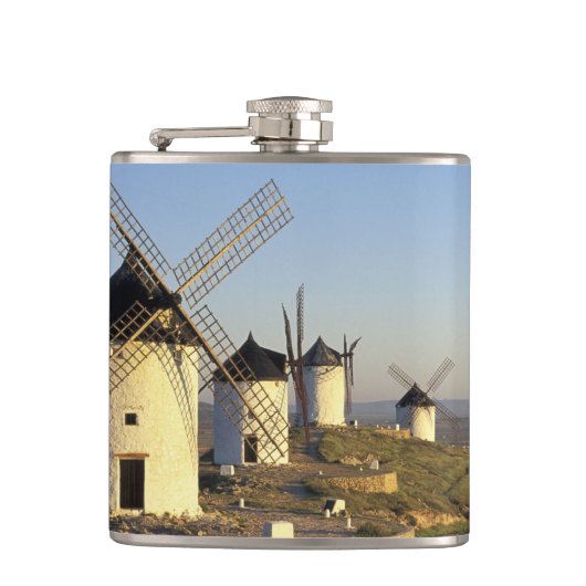 EU, Spanien, La Mancha, Consuegra. Windmühlen und Flachmann (Vorderseite)