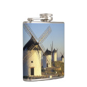 EU, Spanien, La Mancha, Consuegra. Windmühlen und Flachmann (Rechts)