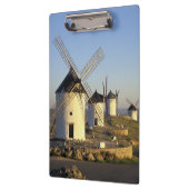 EU, Spanien, La Mancha, Consuegra. Windmühlen und Klemmbrett (Links)