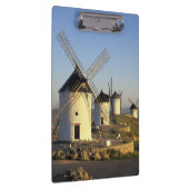 EU, Spanien, La Mancha, Consuegra. Windmühlen und Klemmbrett (Rechts)