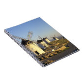 EU, Spanien, La Mancha, Consuegra. Windmühlen und Notizblock (Rechte Seite)