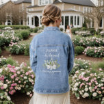 Eucalyptus Bouquet Rustic Bridesmaid Wedding Gift Jeansjacke<br><div class="desc">Diese Denim-Jacke ist als Dankeschön für die Brautjungfrauen auf Ihrer Hochzeit konzipiert. Es zeichnet sich durch ein hübsches, handgemaltes Aquarelldesign mit einer Reihe von Eukalyptus-Blätter und Gartengrün aus, die mit einem weißen Satin-Bogen verbunden sind. Der Titel lautet "Bridesmaid" und es gibt Platz, um ihren Namen, die Namen des Paares und...</div>