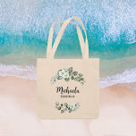 Eucalyptus Foliage Bridesmaid Gefallen Personalisi Tragetasche<br><div class="desc">Diese Eukalyptus-Blätter Kranz Braut Geschenk Tote Tasche ist ein schönes Objekt, das Ihre Brautmädchen noch nach Ihrem Hochzeitstag verwenden können. Schaffen Sie sich einen feinen Blumenstrauß und füllen Sie diese Tasche mit Ihren Lieblingsgeschenken für Ihre Brautmädchen, Trauzeugin, Ehrenmatron, Brautmutter, Bräutigam, Blume Mädel... und all den besonderen Leuten auf Ihrer Geschenkliste!...</div>