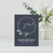 EUCALYPTUS GREEN NAVY FOLIAGE WREATH SAVE THE DATE ANKÜNDIGUNGSPOSTKARTE (Stehend Vorderseite)