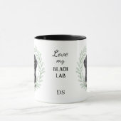 Eucalyptus Wreath Black Labrador Dog Monogram Tasse (Zentrum)