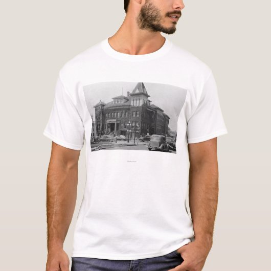 Eugene, Oregon-Szene mit Rathaus-Fotografie T-Shirt (Vorderseite)
