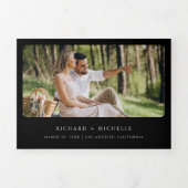 Eukalyptus Arch Foto Black QR Code Wedding Dreifach Gefaltete Einladung (Cover)