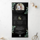 Eukalyptus Arch Foto Black QR Code Wedding Dreifach Gefaltete Einladung (Innenseite)