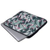 Eukalyptus-Blätter: Dunkelblütennahtlos. Laptopschutzhülle (Vorne Knopf)