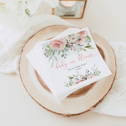 Eukalyptus-Blütenbaby in blühender Babydusche Serviette