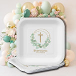 Eukalyptus-Gold-Kreuz Pappteller<br><div class="desc">Ein goldenes Imitat-Glitzer-Kreuz und Eukalyptus-Blätter markieren diese Teller mit Ihrem Text in schicker Schrift. Ideal für die Taufe,  Taufe oder erste Gemeinschaft Ihres Kindes. PASSENDE Artikel in unserem Shop erhältlich.</div>
