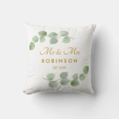 Eukalyptus Gold Script Mr. and Mrs. Wedding Gift Kissen (Vorderseite)