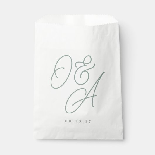 Eukalyptus Green Script Watermark Monogram Wedding Geschenktütchen (Vorderseite)