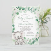 Eukalyptus Greenery Floral Koala Baby Shower Einladung (Stehend Vorderseite)