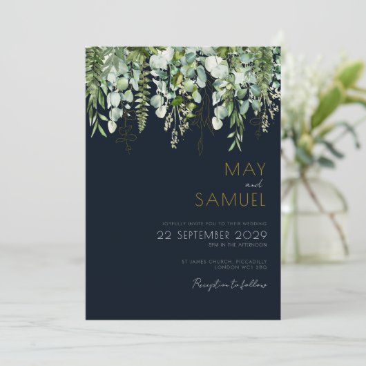Eukalyptus Greenery & Navy Wedding Einladung (Stehend Vorderseite)