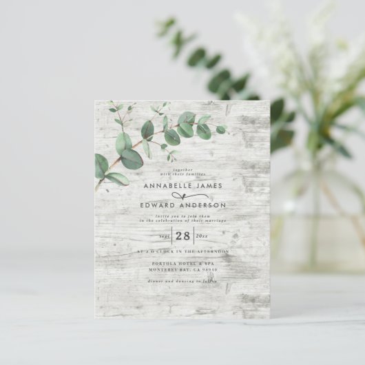 Eukalyptus-Hochzeit mit weißem Holz Einladung (Stehend Vorderseite)