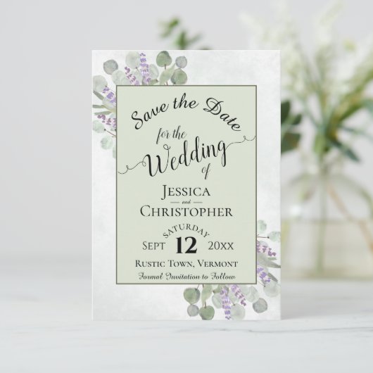 Eukalyptus & Lavender Calligraphy Green Wedding Save The Date (Stehend Vorderseite)