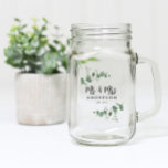 Eukalyptus rustic einfache moderne mr und mrs zu G Einmachglas<br><div class="desc">Budget schöne zarte eucalyptus foliage Hochzeit oder Jubiläum Mr. und Mrs. personalisiert Gefallen Mason Glas Design. Moderne Eleganz auf dem Trend Salbeigrün,  schwarz,  marineblau und weiß stilvolle zeitgenössische rustikale Sammlung.</div>