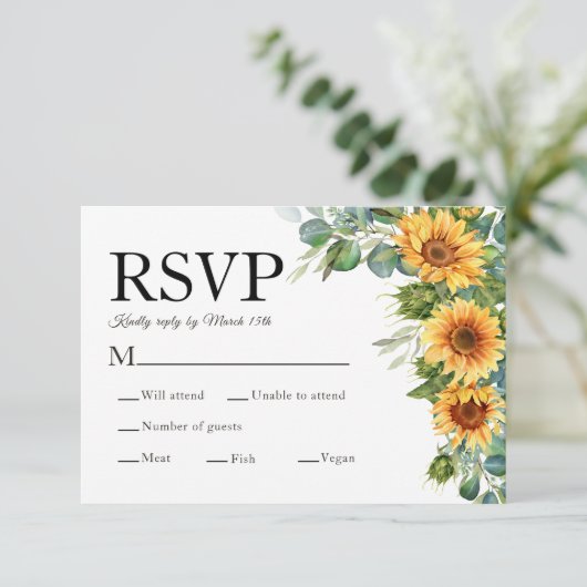 Eukalyptus Rustic Wood QR Code RSVP Card (Stehend Vorderseite)
