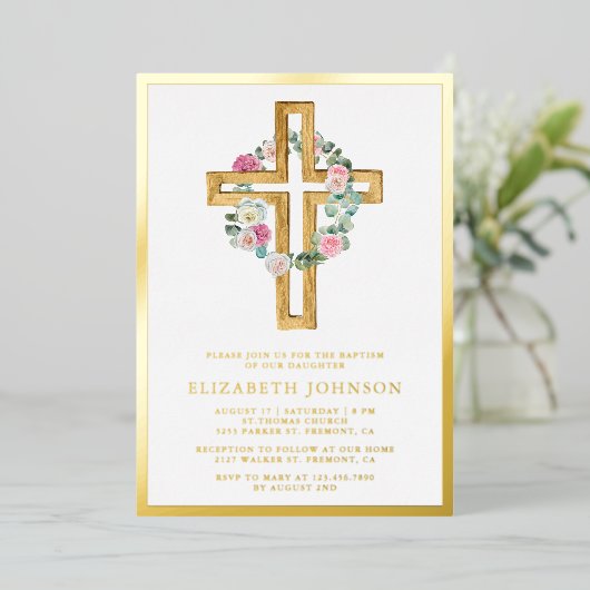 Eukalyptus rustikaler Blütenblättriger Wood Cross Folieneinladung (Stehend vorne)