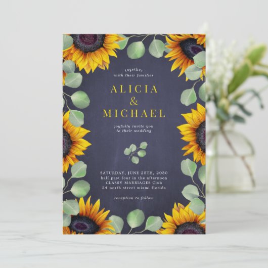 Eukalyptus-Sonnenblume Grüne Rustikale Hochzeit Einladung (Stehend Vorderseite)