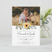 Eukalyptus Sunflower Rustic Wedding Einladung (Stehend Vorderseite)